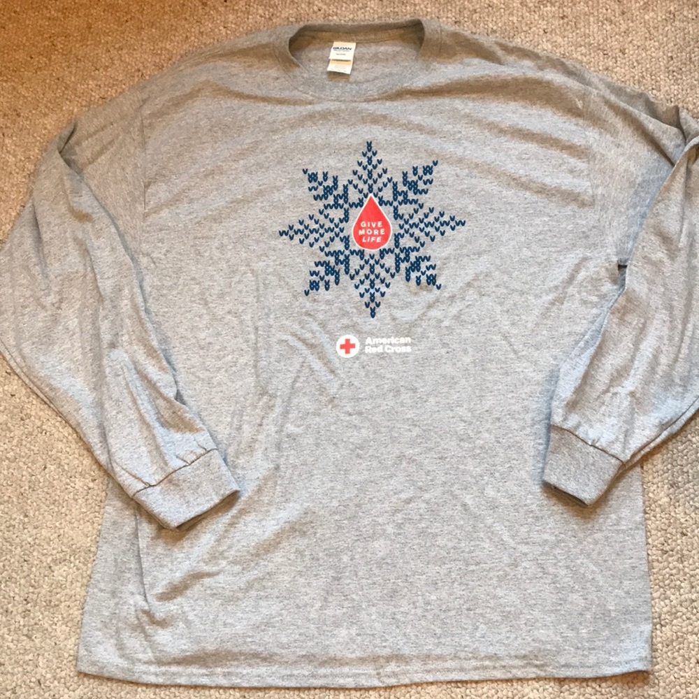 3/$25💜unworn Red Cross long-sleeve T XL